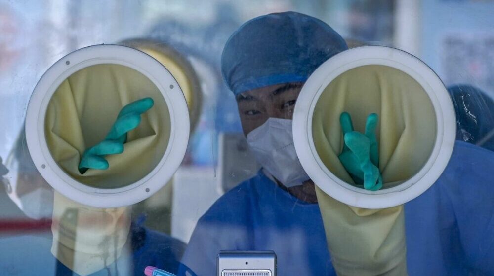 SZO: Opada broj novih infekcija korona virusom i smrtnih ishoda 1