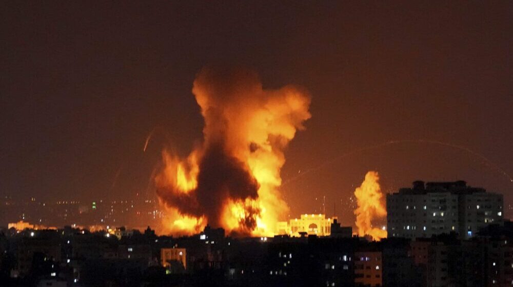 Izraelski avioni nastavili napade na pojas Gaze, raketiranje Izraela ne prestaje 1