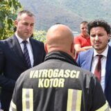 Abazović: Svi koji učestvuju u gašenju požara biće nagrađeni od države 4