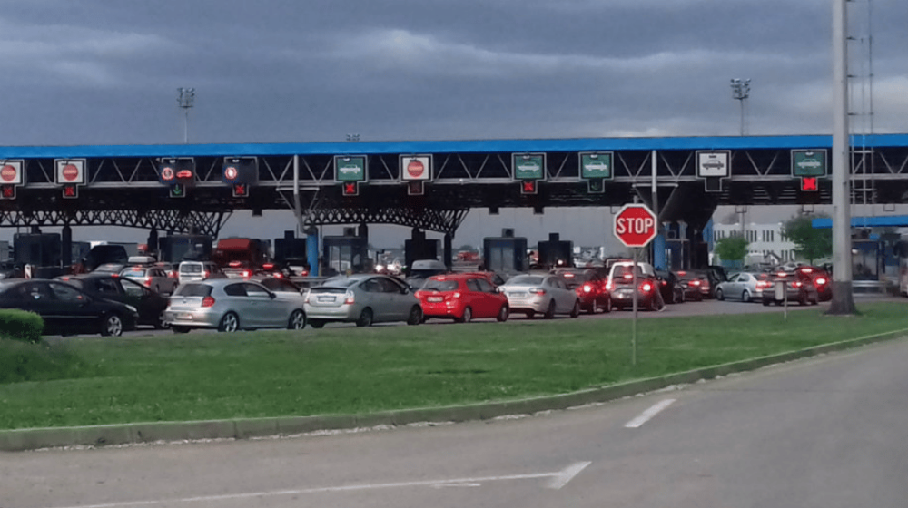 AMSS: Putnička vozila na graničnim prelazima čekaju do dva sata 1