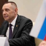 Glupost, cinizam, pokušaj duhovitosti: Sagovornici Danasa o Vulinovom poređenju Ponoša sa pevačem krajiških pesama 2