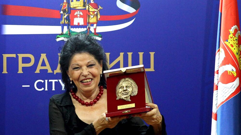 Beti Đorđević na Nišvilu uručena nagrada za životno delo 1