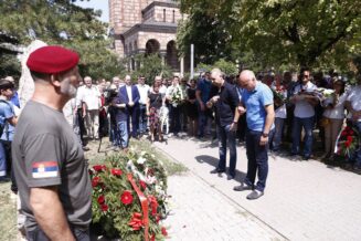 Održan parastos stradalima za vreme Oluje u crkvi svetog Marka u Beogradu (FOTO) 14