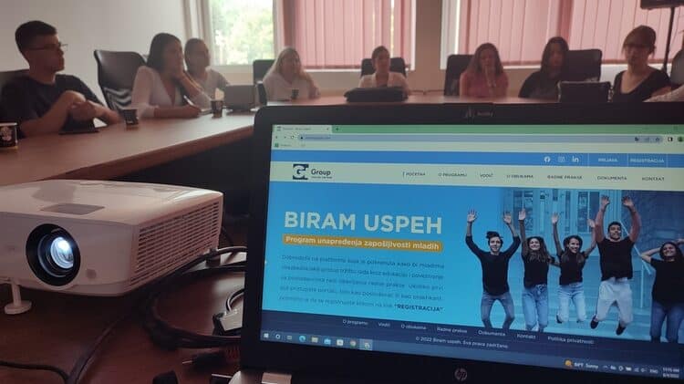U Kragujevcu predstavljena platforma "Biram uspeh" 1