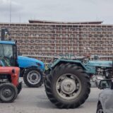 "Niko neće izaći iz Vlade dok se ne postigne dogovor": Ana Brnabić na sastanku sa poljoprivrednicima zbog blokada puteva širom Srbije 4