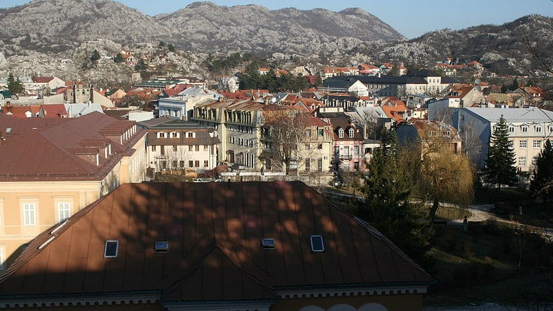 Drugi dan žalosti počeo ćutanjem: Održana komemoracija na Cetinju zbog masovnog ubistva 1