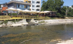 Đetinja kroz centar Užica Foto Nenad Kovačević (4) Suša i kanalizacija pretvorile Đetinju u smrdljivi potok (FOTO) 7