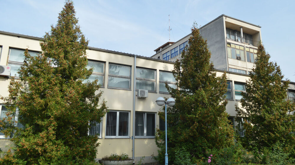 Četiri radnika će sutra biti pušteno kući, dvoje ostaju u bolnici, potvrđeno je za Danas iz fabrike u Lučanima 1