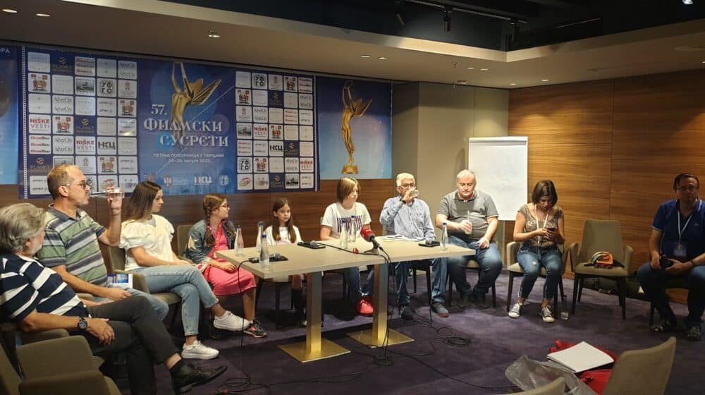 "Čujem Đinđićev glas u slušalici, kratko mi čestita na nagradi": Deca, filmski glumci, na Filmskim susretima u Nišu 1