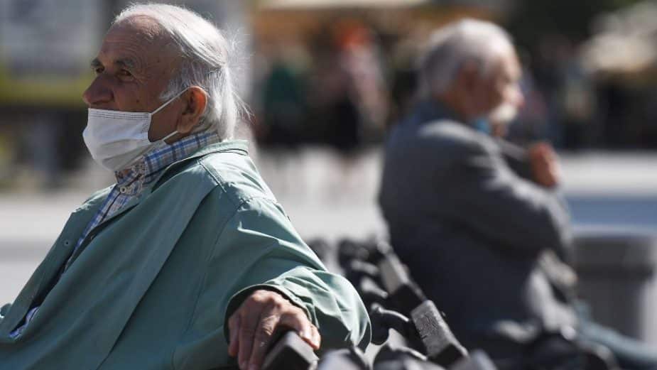 Stariji na ivici bede: Čak 300.000 penzionera prima manje od 16.000 dinara 1