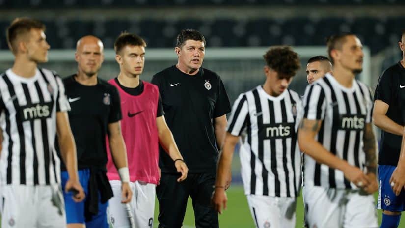 UEFA ponovo kaznila Partizan finansijski i zatvaranjem tribina 1 UEFA ponovo kaznila Partizan finansijski i zatvaranjem tribina 1