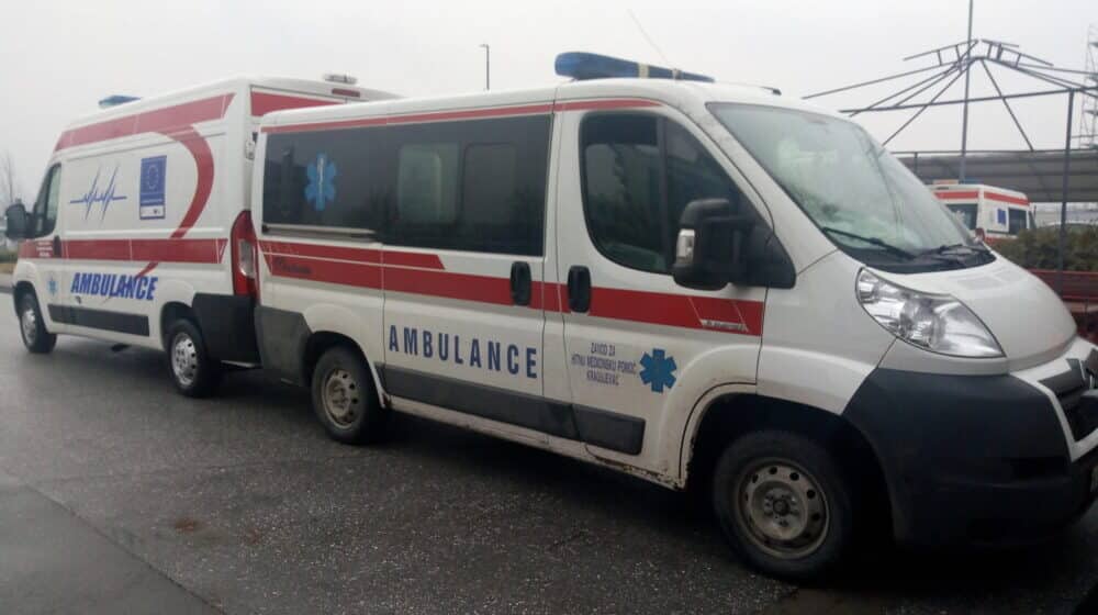 Hitna pomoć: U saobraćajnoj nesreći u Gornjim Jarušicama kod Kragujevca povređeno pet osoba 1