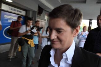 Ana brnabic Održana sednica predsedništva SNS, razmatralo se pitanje mandatara i sastava buduće vlade (FOTO) 14