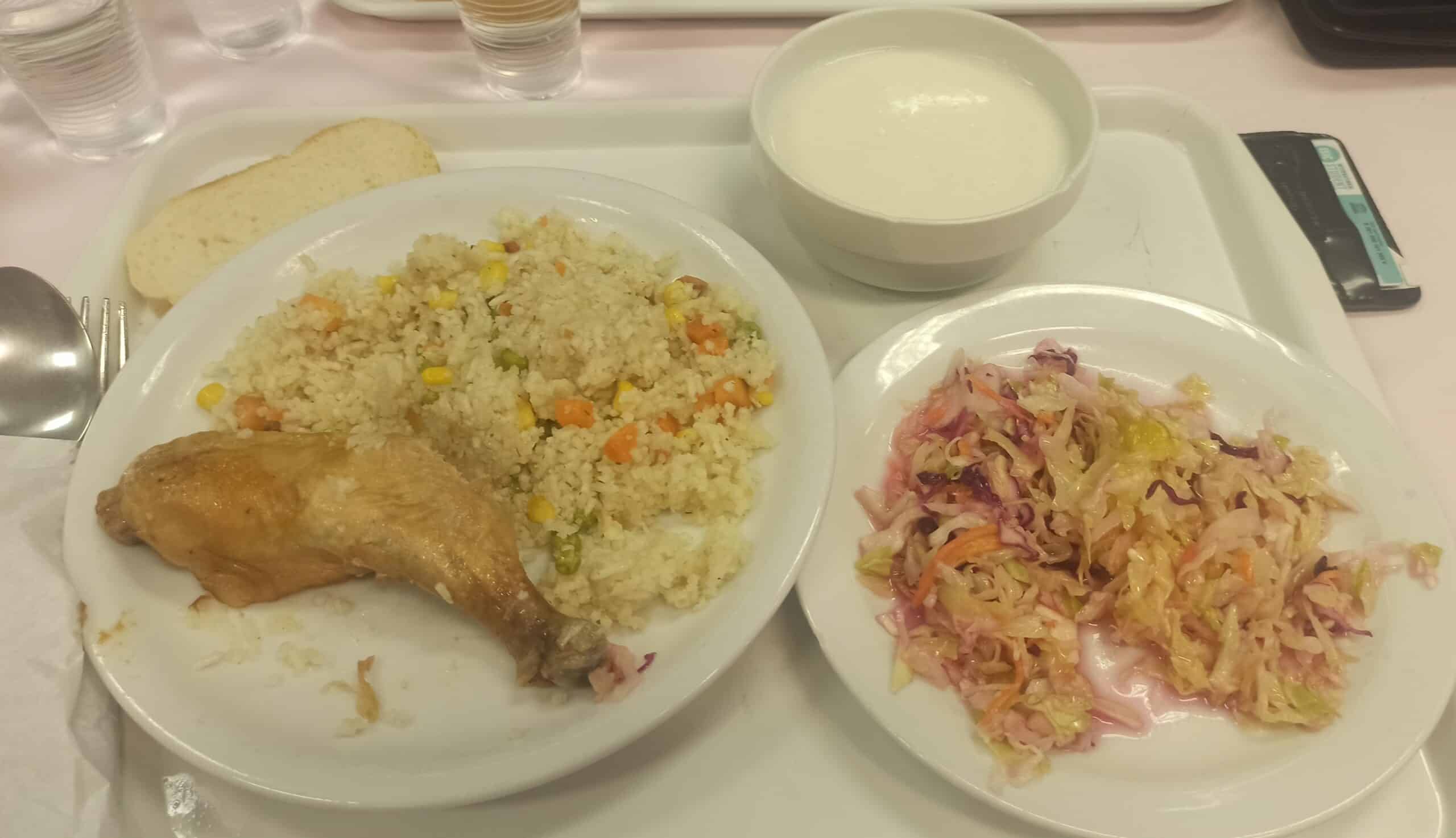 "Sarma i pomfrit, pa gde ste to još videli?": Bili smo u studentskim menzama i saznali za koja jela se traži dupla porcija (FOTO) 9 "Sarma i pomfrit, pa gde ste to još videli?": Bili smo u studentskim menzama i saznali za koja jela se traži dupla porcija (FOTO) 9