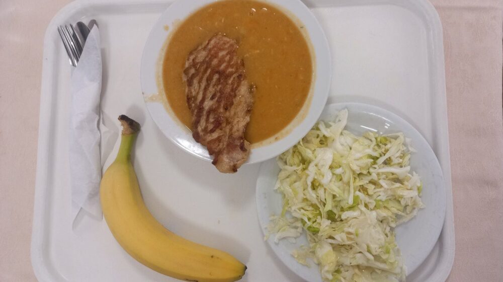 Dveri: Nezadovoljavajući kvalitet hrane u studentskoj menzi u Novom Sadu 1