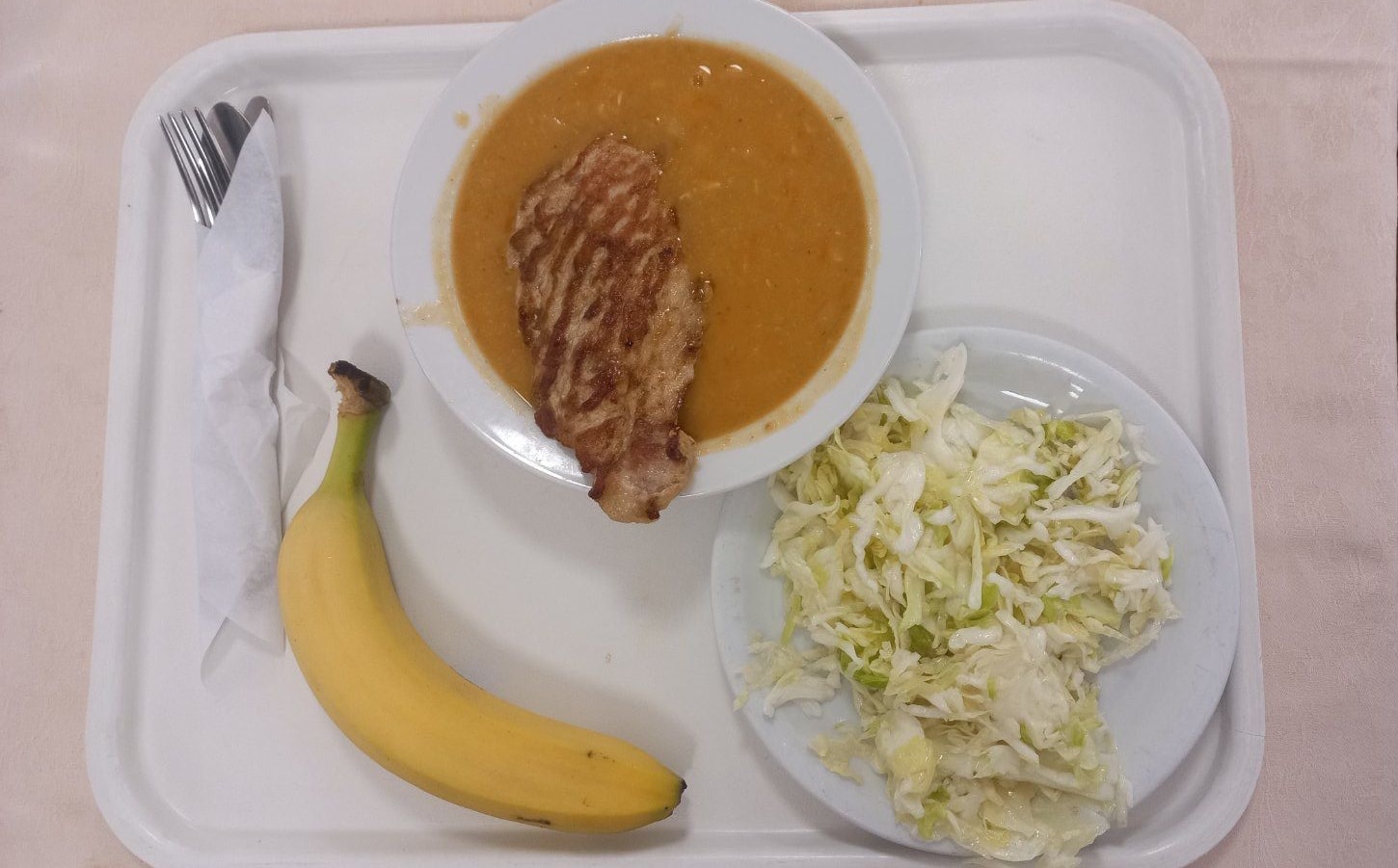 "Sarma i pomfrit, pa gde ste to još videli?": Bili smo u studentskim menzama i saznali za koja jela se traži dupla porcija (FOTO) 3 "Sarma i pomfrit, pa gde ste to još videli?": Bili smo u studentskim menzama i saznali za koja jela se traži dupla porcija (FOTO) 3