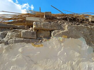 Urušen dom bračnog para Dušnoki iz Subotice Bračnom paru Dušnoki iz Subotice se urušio krov kuće, spasila ih samo sreća: “Brzo će doći zima” 11