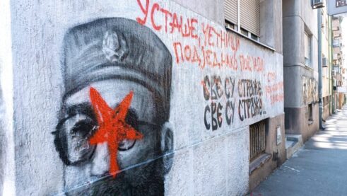 Mural Draži Mihajloviću Iškraban mural Draži Mihajloviću: „Stop rehabilitaciji zlikovaca“, "Ustaše, četnici, podjednako poklali" 4