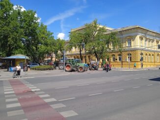 Subotički poljoprivrednici blokirali Štrosmajerovu ulicu Nakon blokade, subotički poljoprivrednici najavili novu protestnu vožnju 3