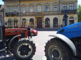 Subotički poljoprivrednici blokirali Štrosmajerovu ulicu Nakon blokade, subotički poljoprivrednici najavili novu protestnu vožnju 5