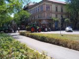 Subotički poljoprivrednici blokirali Štrosmajerovu ulicu Nakon blokade, subotički poljoprivrednici najavili novu protestnu vožnju 9
