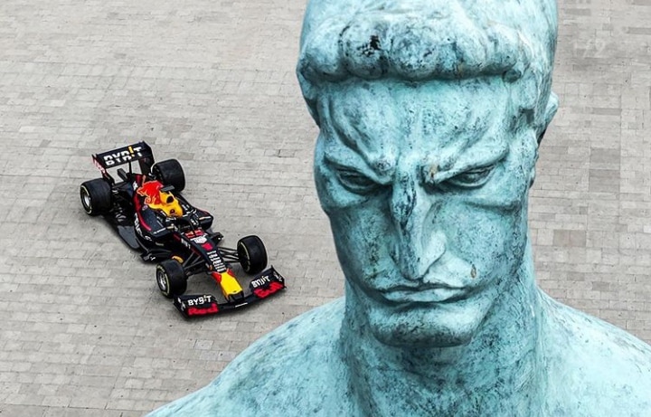 Kultard će voziti formulu po Beogradu 1