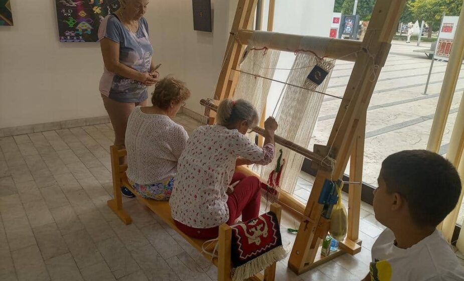Prvi festival ćilima u Pirotu traje do 27. avgusta: Zaštićeno 95 šara i 125 detalja 1
