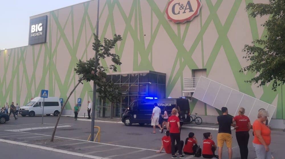Dojave o bombama u tržnim centrima u Kragujevcu 1