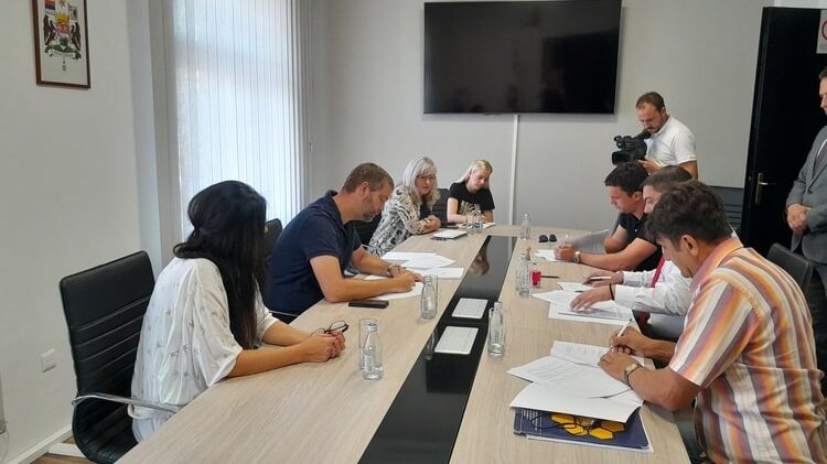 Kragujevac: Potpisan Kolektivni ugovor za zaposlene u Gradskoj upravi 1