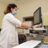 U Šumadiji juče skoro 400 kovid pozitivnih, u Kragujevcu 227 13