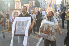 "Litiju za spas Srbije" predvodili Noćni vukovi, šetnja do Hrama Svetog Save (FOTO) 12