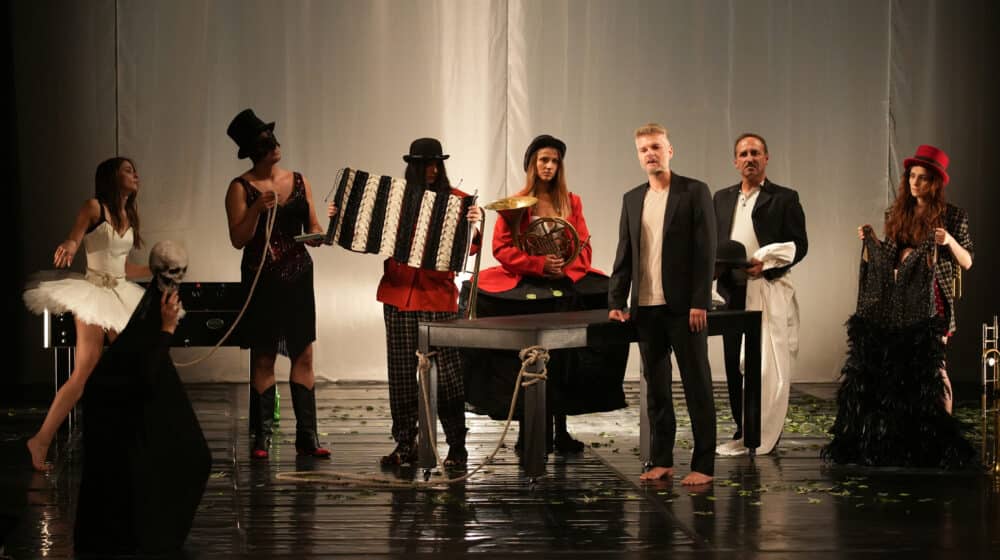 Višeminutne ovacije na premijeri "Magbeta", u režiji Nikite Milivojevića, koprodukciju Beogradskog dramskog pozoršta 1