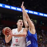 Janis nezaustavljiv, ali je Jokić matirao Grčku 12