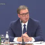 Vučić o Evroprajdu: Grozni su mi oni koji se tukući pedera pored sebe bore protiv pedera u sebi 9