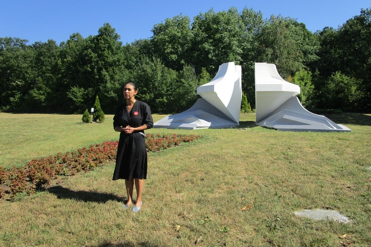 Polaganjem venaca u Kragujevcu odata pošta stradalim Romima i Romkinjama u Aušvicu 2