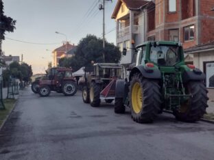 Noćna dežurstva na blokadi u Rači kod Kragujevca, poljoprivrednike sutra prima predsednik opštine 5