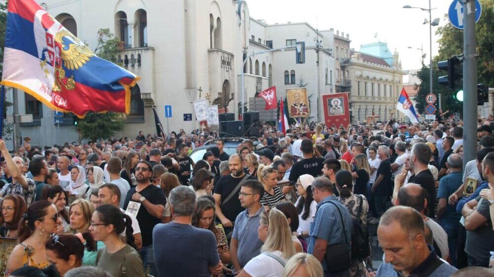 U Beogradu održana litija protiv Evroprajda 1
