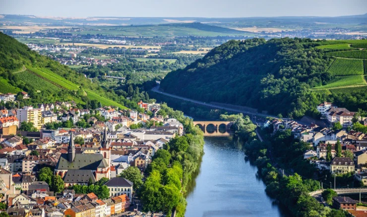 Vodostaj Rajne pada, ugrožena plovidba 1