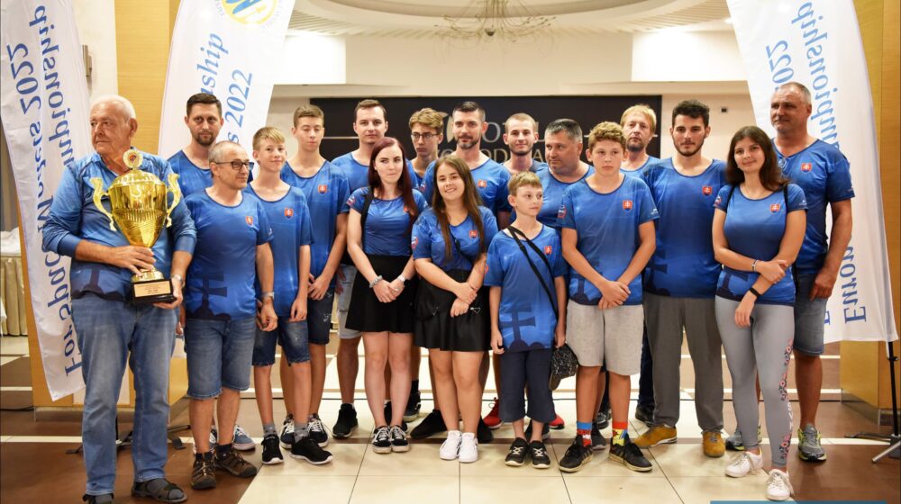 Pobednički pehar raketnim modelarima Slovačke u Zrenjaninu 1