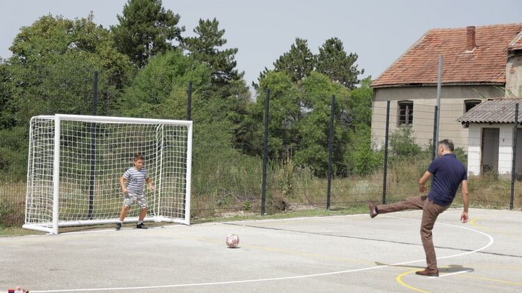 Kragujevac: Rekonstruisan teren u Resniku 1
