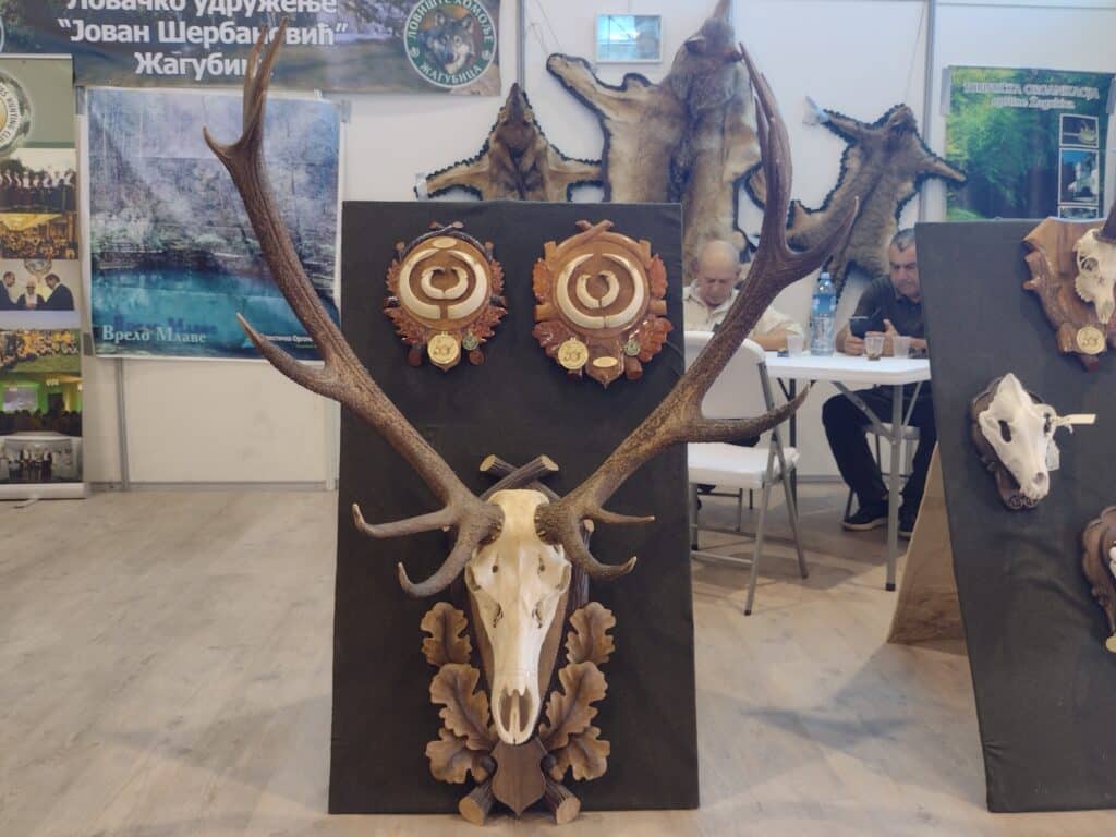 Od tandžara i karabina, do potkapa i durbina: Sajam lova, ribolova i lovnog turizma u Kragujevcu 4 Od tandžara i karabina, do potkapa i durbina: Sajam lova, ribolova i lovnog turizma u Kragujevcu 4