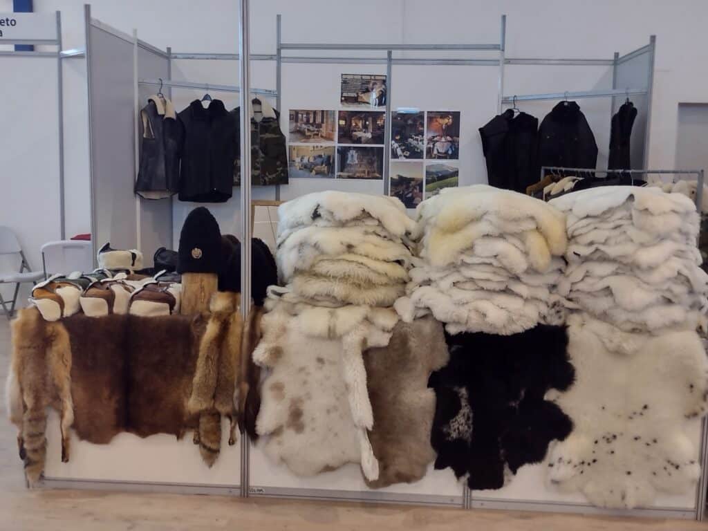 Od tandžara i karabina, do potkapa i durbina: Sajam lova, ribolova i lovnog turizma u Kragujevcu 7 Od tandžara i karabina, do potkapa i durbina: Sajam lova, ribolova i lovnog turizma u Kragujevcu 7