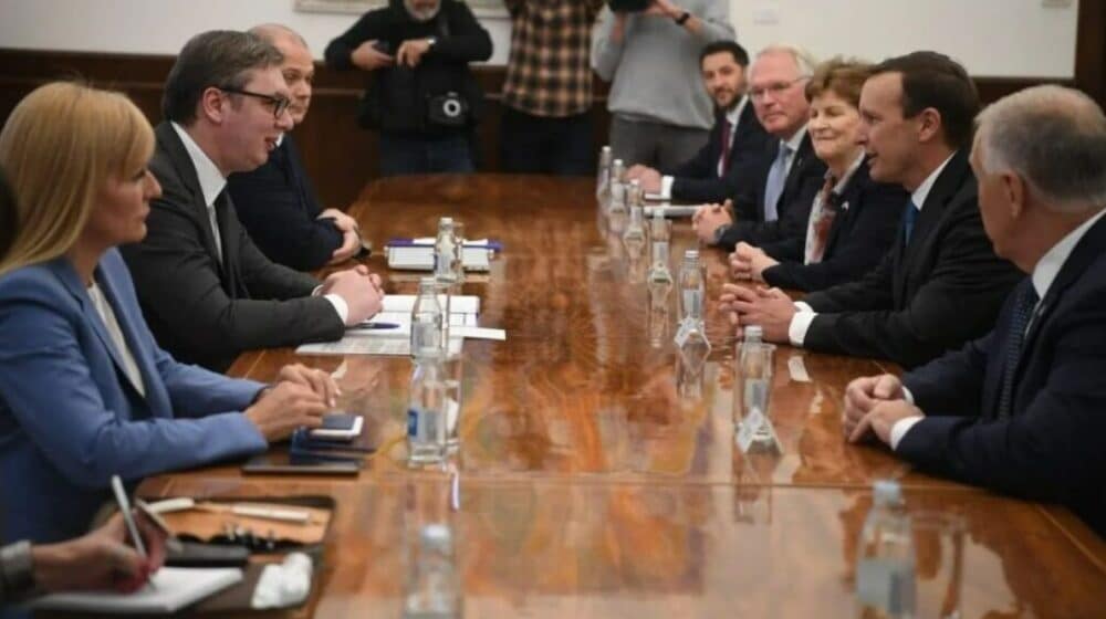 Sastajali se sa Đurićem i Vučićem a sada predlažu sankcije: Ko su senatori SAD koji zagovaraju zakon o Zapadnom Balkanu? 1
