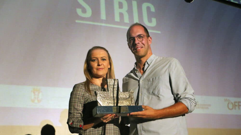 Filmu "Stric" nagrada Dunavska lađa za najbolje ostvarenje 5. Dunav Film Festa 1