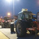 Policija zaustavila poljoprivrednike iz Šumadje u Velikoj Plani, čeka se potvrda dogovora o ceni suncokreta 15