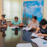 Sedam porodica u Zrenjaninu dobilo ugovore za seoske kuće 1