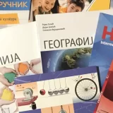 Zašto će jedan broj beogradskih osnovaca dobiti duple udžbenike? 12