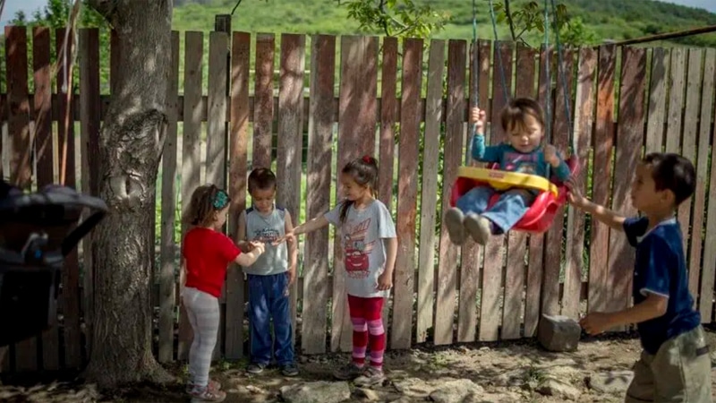 Moskva će zabraniti da rusku decu usvajaju državljani “neprijateljskih” zemalja 1