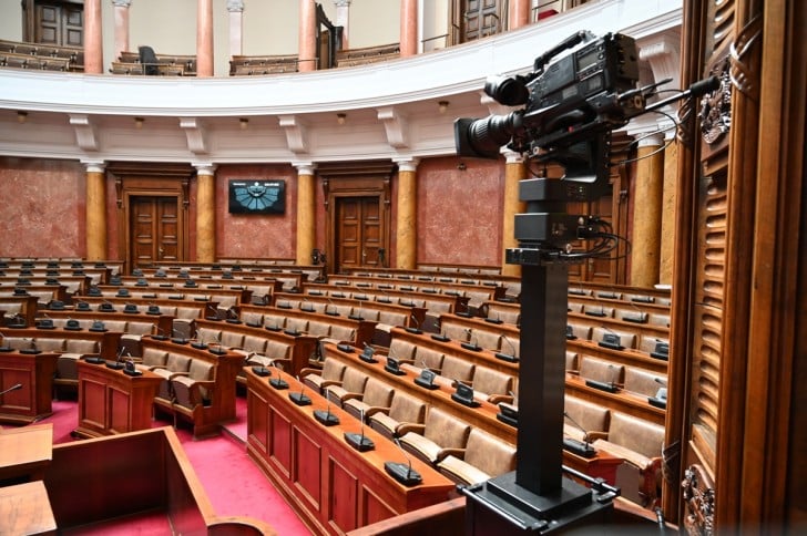 Roboti "Zanisa" iz Valjeva u Skupštini Srbije 2 Roboti "Zanisa" iz Valjeva u Skupštini Srbije 2