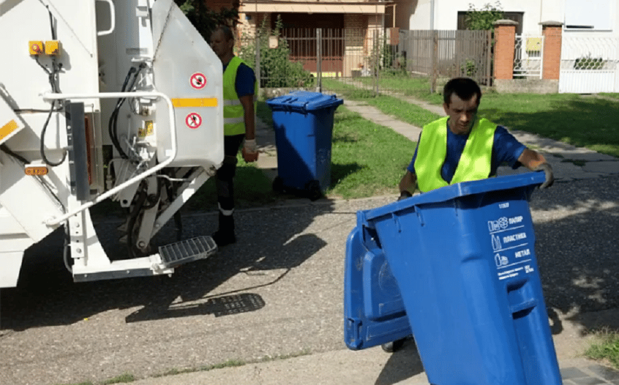 Sremska Mitrovica: Uspešan početak korišćenja plavih kanti za odvajanje otpada 1